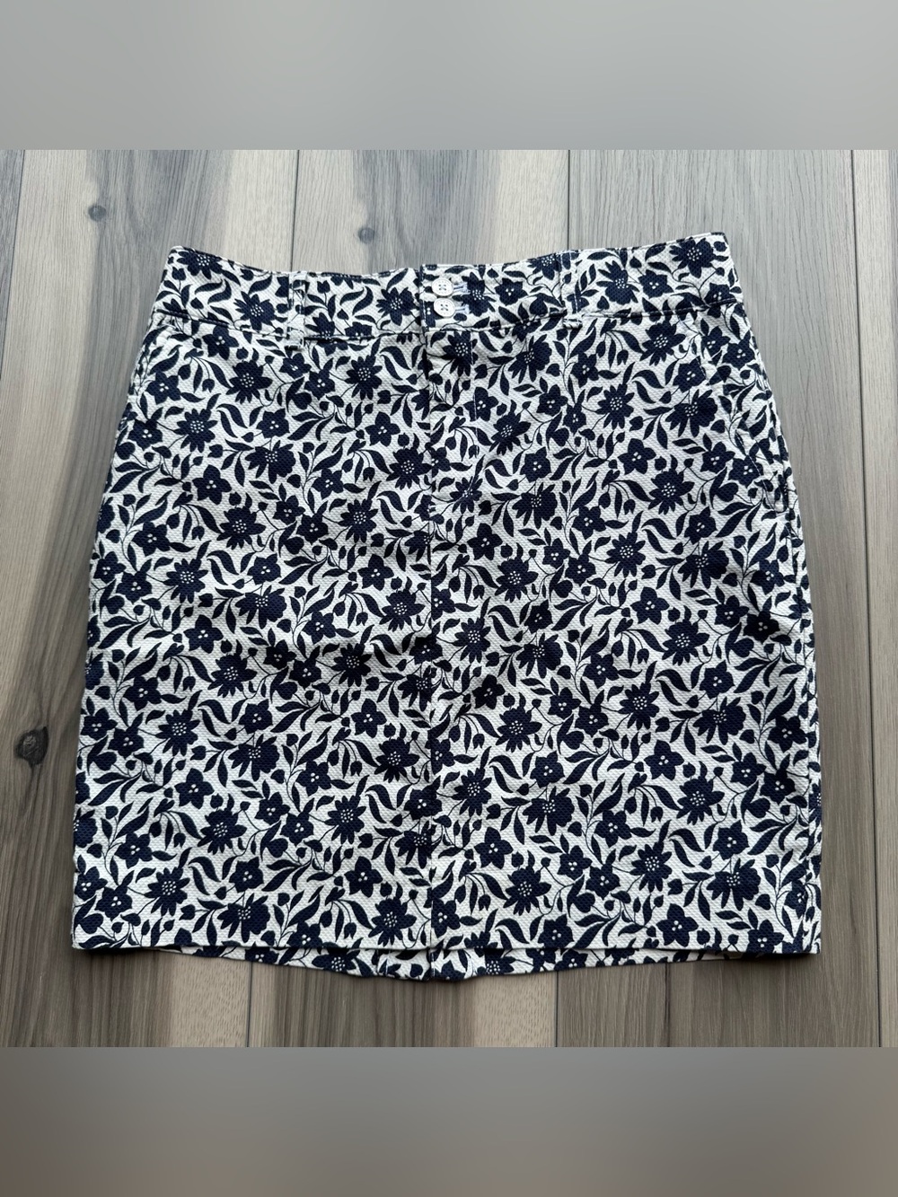 Chaps Navy Blue White Floral Print Textured Cotton Pencil Skirt Women's size 4